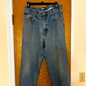 Men’s Tommy Hilfiger relaxed fit jeans size 34